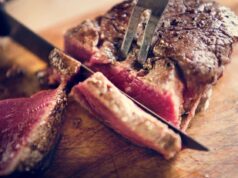 Usa e dieta, Kennedy Jr. capovolge piramide alimentare: più carne rossa e latte intero
