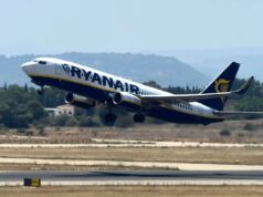Ustionata con un caffé caldo in aereo, Ryanair la risarcisce