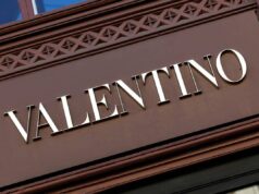 Valentino, quel rosso simbolo di eleganza che racchiude la storia della maison