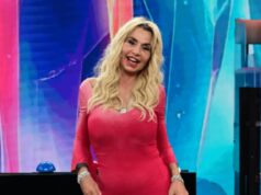 Valeria Marini, la truffa alla madre: “Grazie alla fede ne siamo uscite”