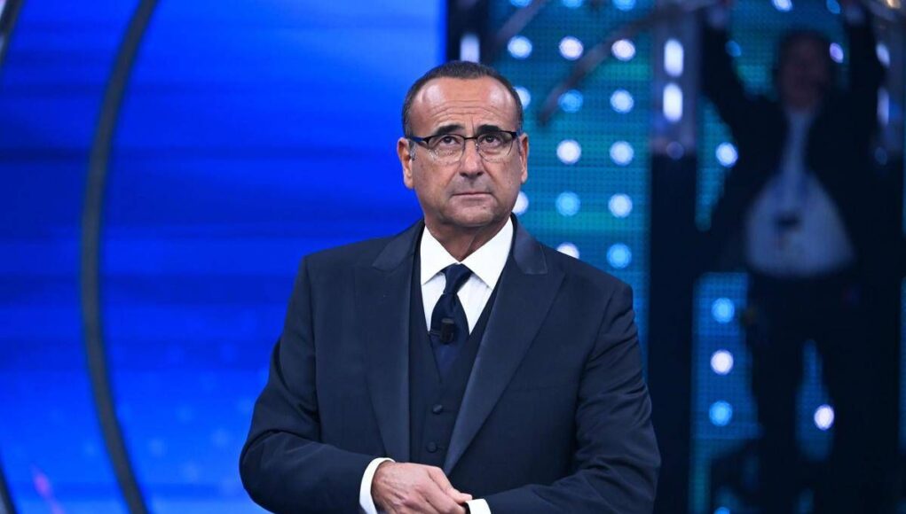 Carlo Conti a Verissimo, pronto per Sanremo 2026: cantanti, canzoni e duetti