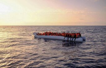 Migranti, Consulta: “Trattenimento richiedenti asilo sia conforme a Costituzione e diritto Ue”