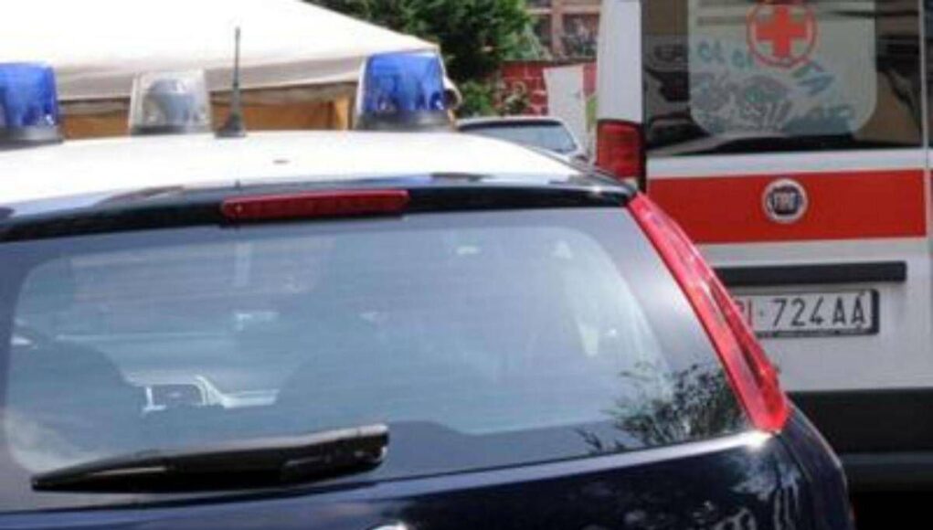 Modena, auto investe diversi pedoni in centro: ci sono feriti