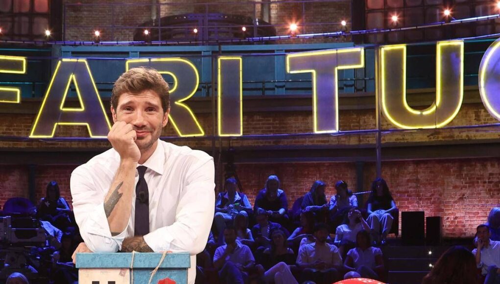 Affari Tuoi, stasera non va in onda: ecco quando torna De Martino