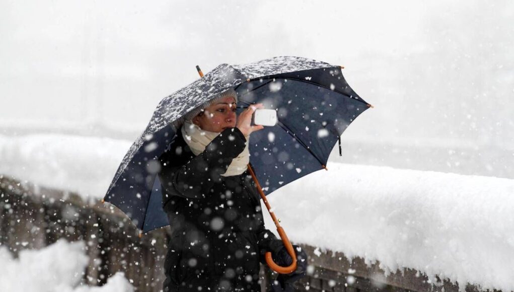 Allerta meteo Italia: nuova ondata di pioggia, neve e vento prima di Pasqua