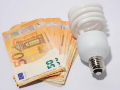 Bollette luce, aumenti in arrivo per i vulnerabili. Consumatori: “+45 euro all’anno, una Caporetto”