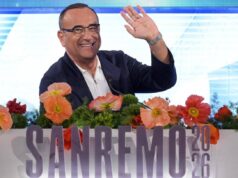 Carlo Conti compie 65 anni e festeggia anche un Sanremo che ha convinto tv e social
