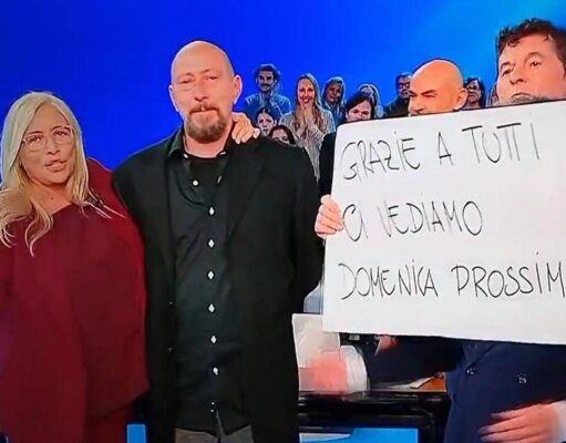 Domenica In, Mara Venier sbotta con Teo Mammucari: “Sei un pirla”