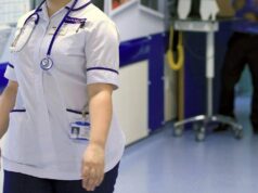 Focolaio di meningite in Uk, 27 casi e due morti nel Kent: appello per la vaccinazione di massa