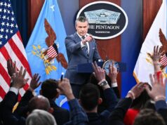 Guerra in Iran, Pentagono vuole 200 miliardi di dollari: “Servono soldi per uccidere i cattivi”