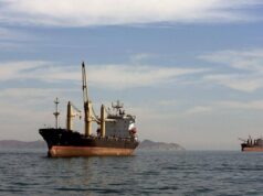 Hormuz e petrolio, Trump: “Usa avanti da soli”. Arriva la nave con 2200 marines