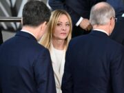 Iran, Meloni: “Nessuno pensa a missione militare per forzare il blocco di Hormuz”