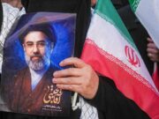 Iran, Mojtaba Khamenei: “Il nemico è stato sconfitto”. Guida suprema nega raid su Oman e Turchia