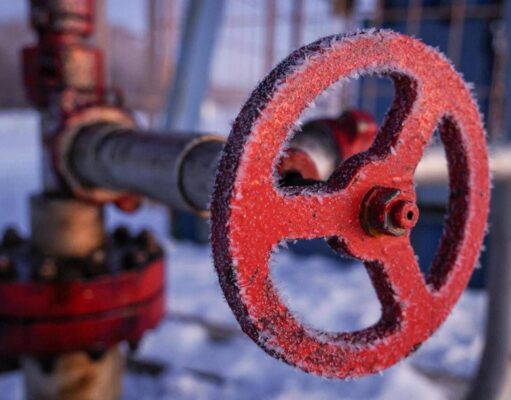 Iran, compagnie petrolifere in pressing su Trump: “Crisi rischia di aggravarsi”