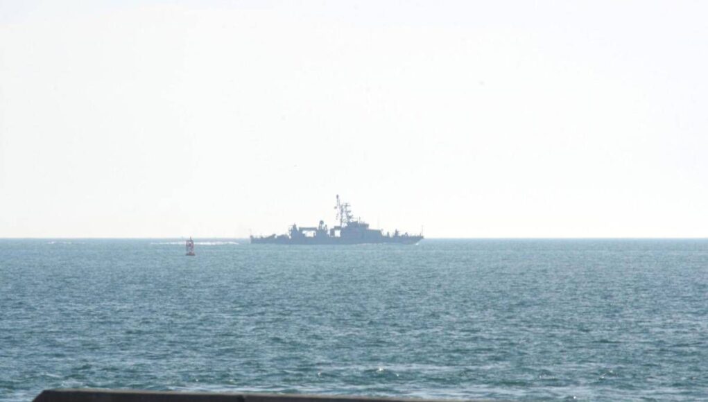 Iran, nave cinese attravera Hormuz e sfida il blocco di Trump. Oggi primi colloqui Israele-Libano – Diretta