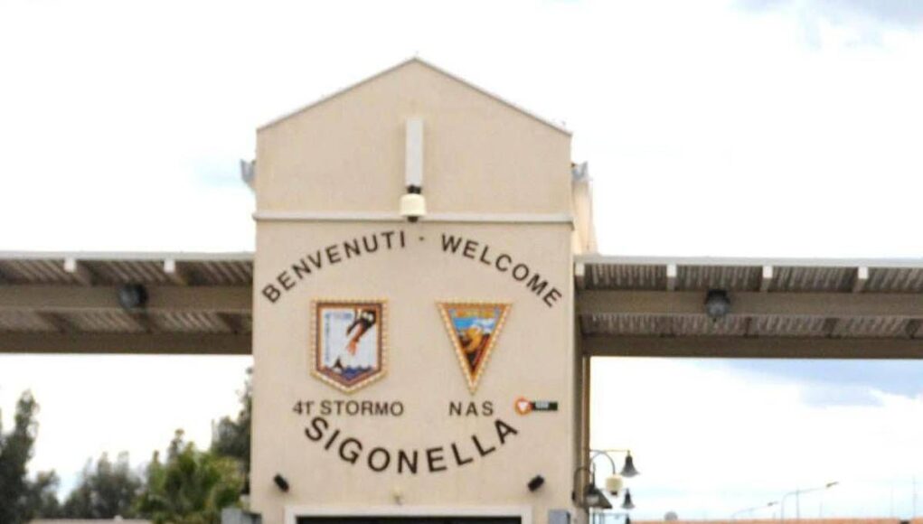 Italia nega a Usa base di Sigonella