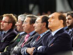 La ‘Bossi-Fini’, legge sull’immigrazione ancora in vigore: nasce nel 2002 con il secondo governo Berlusconi