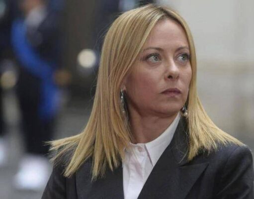 Meloni: “Auspico che anche Santanchè si dimetta”. Delmastro e Bartolozzi lasciano