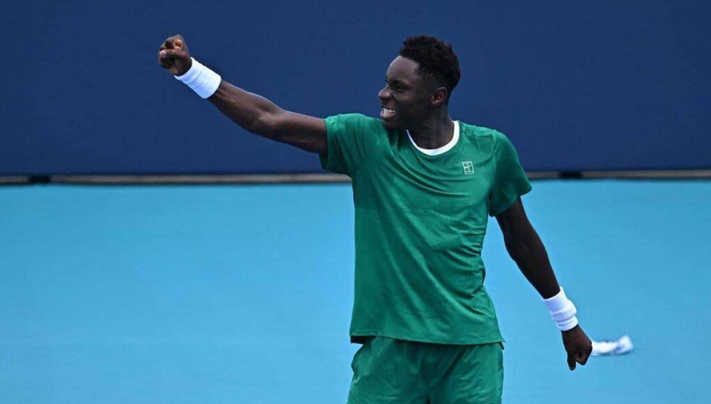 Miami, Kouamé vince prima partita a 17 anni. E Djokovic lo ‘incorona’