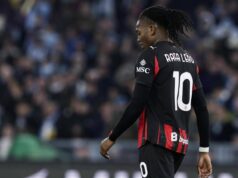 Milan, Leao prima punta non piace ai tifosi: “Perché gioca lì?”