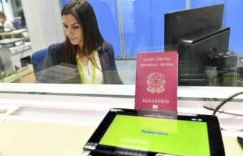 Poste, a febbraio quasi 16 mila passaporti erogati (+36%): oltre 6.500 uffici in cui si può richiedere documento