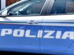 Prima l’aggressione con spray al peperoncino, poi la coltellata alla schiena: 21enne ricoverato a Genova