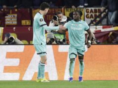 Roma-Bologna, vantaggio rossoblù con Rowe tra le proteste. Cos’è successo in Europa League