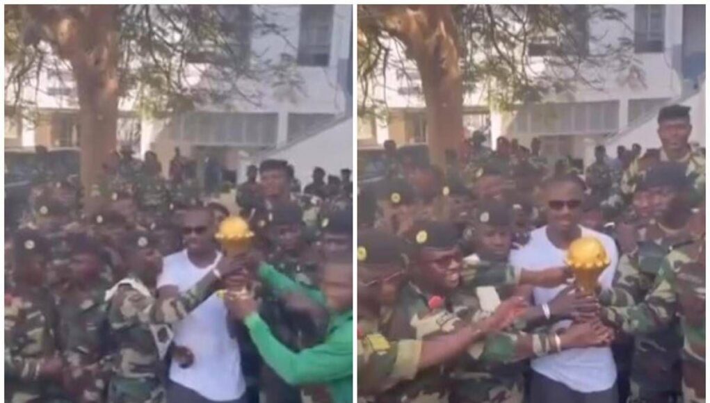Senegal non restituisce Coppa d’Africa, ct la consegna ai militari