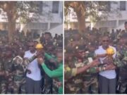 Senegal non restituisce Coppa d’Africa, ct la consegna ai militari