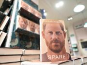 ‘Spare’ di Harry è il libro più letto… nei bagni di tutta la Gran Bretagna