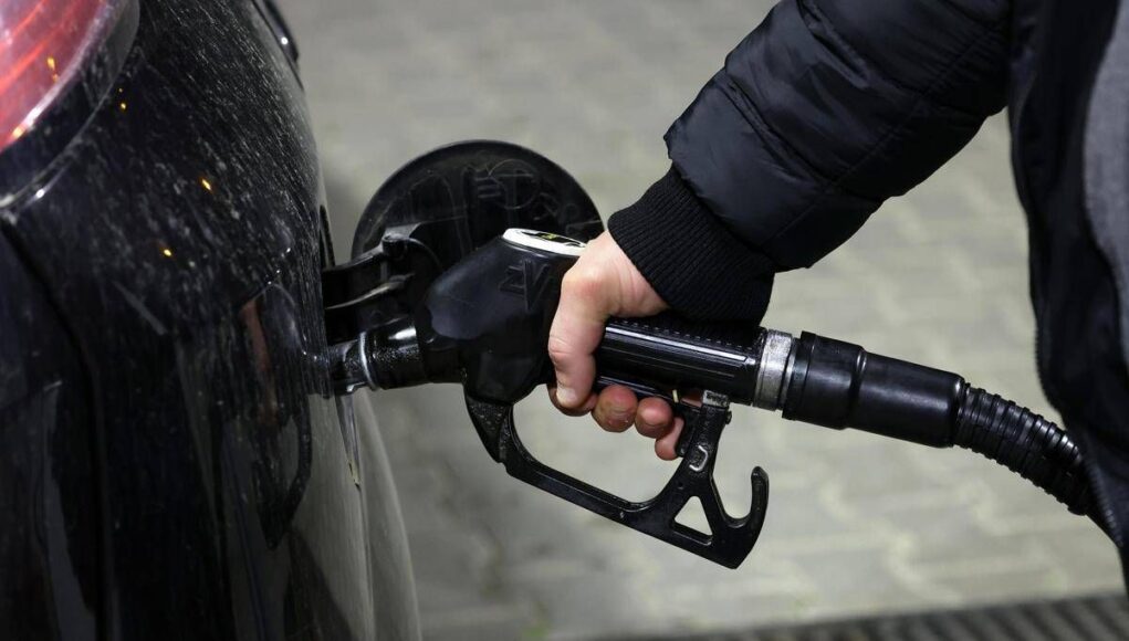 Taglio accise carburanti, cosa prevede il decreto