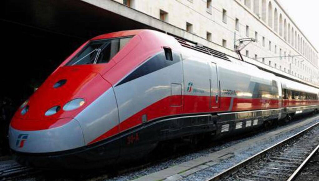 Treni alta velocità Roma-Firenze, stop nel weekend 11-12 aprile: cosa succede e perché cambia tutto