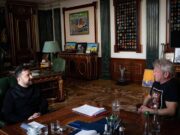 Ucraina, Sean Penn vede Zelensky a Kiev dopo aver dato buca agli Oscar