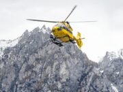 Valanga travolge due sciatori su ghiacciaio Presena: uno è grave