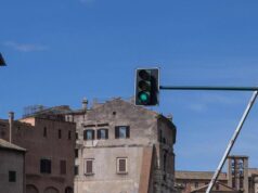 A Roma semafori con luce bianca per auto a guida autonoma? Patanè: “Sono fake news”