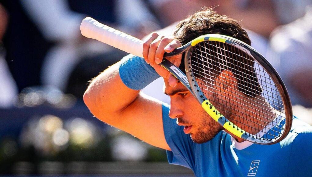 Alcaraz, problema al braccio a Barcellona: rischio ritiro?