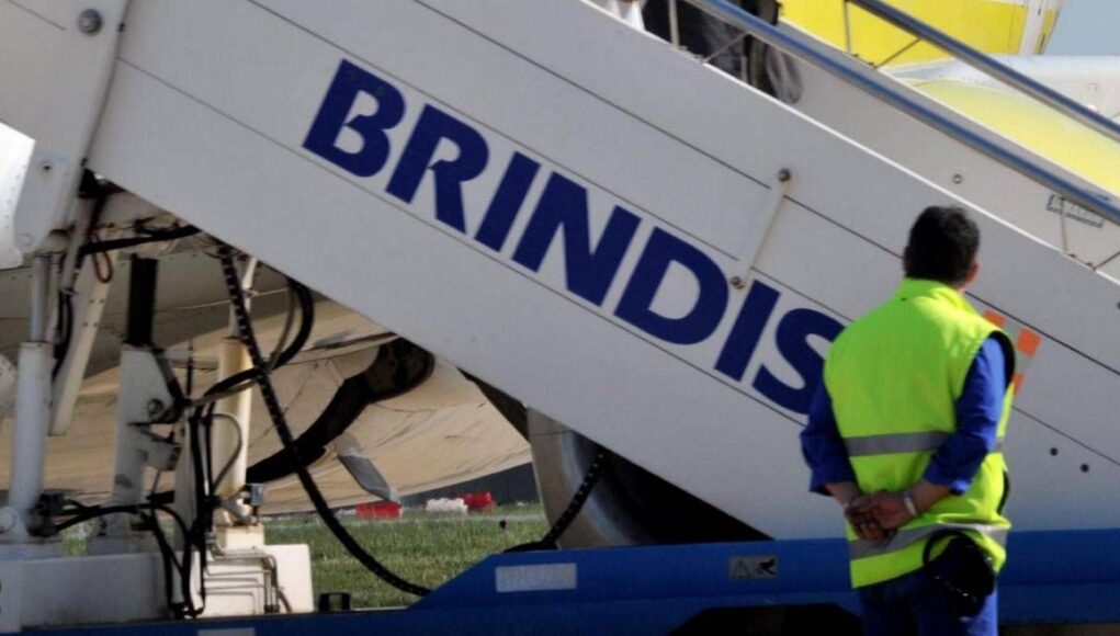 All’aeroporto di Brindisi “nessuna emergenza carburante né rischio carenza imminente”