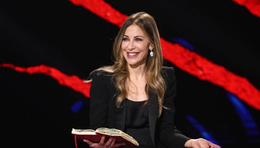 Belve, gli ospiti della puntata di domani: Carlo Conti, Giulia Michelini e Francesco Chiofalo