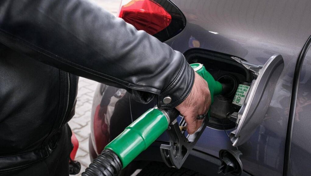 Benzina e diesel, continua calo prezzi carburanti