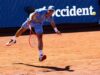 Borges serve dal basso sul match point, Etcheverry ‘offeso’. E Barcellona fischia