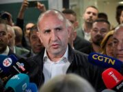 Bulgaria, Radev ha maggioranza assoluta in Parlamento: “Vittoria della speranza”