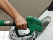Carburanti, benzina in calo e gasolio sotto i due euro: i prezzi di oggi