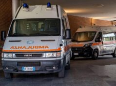 Catanzaro, donna si butta dal balcone con i figli: morta con due bimbi, la terza è grave