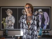 Checco Zalone arriva su Netflix con ‘Buen Camino’, l’annuncio con un video con tutti i suoi personaggi