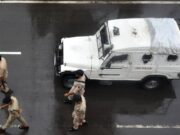 Costruiscono finto casello e incassano il pedaggio per un anno e mezzo, l’incredibile truffa in India