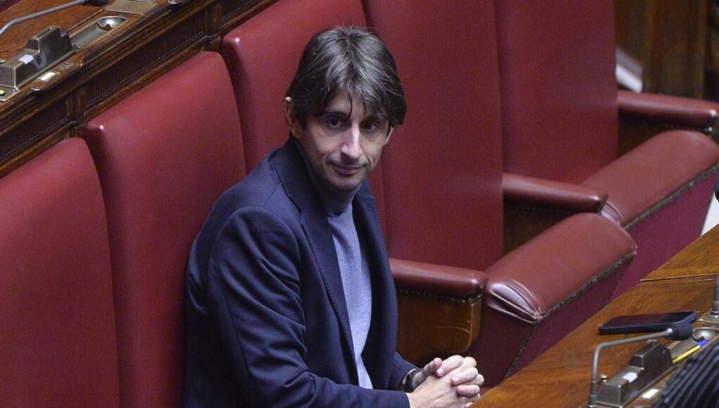 Deputati sospesi a gennaio, scintille maggioranza-opposizione alla Camera. E Donzelli infiamma l’Aula