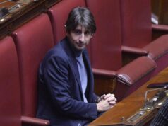 Deputati sospesi a gennaio, scintille maggioranza-opposizione alla Camera. E Donzelli infiamma l’Aula