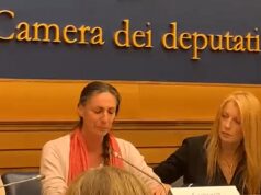 Famiglia nel bosco, la mamma: “I miei figli stanno subendo una crudeltà estrema”