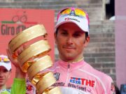 Fumo, Ivan Basso: “Da sportivo ed ex paziente oncologico dico sì a sigarette più care”