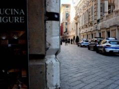 Genova, stop a pubblicità di fonti fossili negli spazi pubblici. Centrodestra contro la mozione: “Follia green”